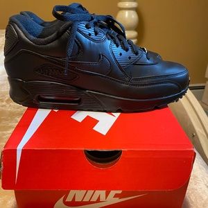 Black Air Max 90s